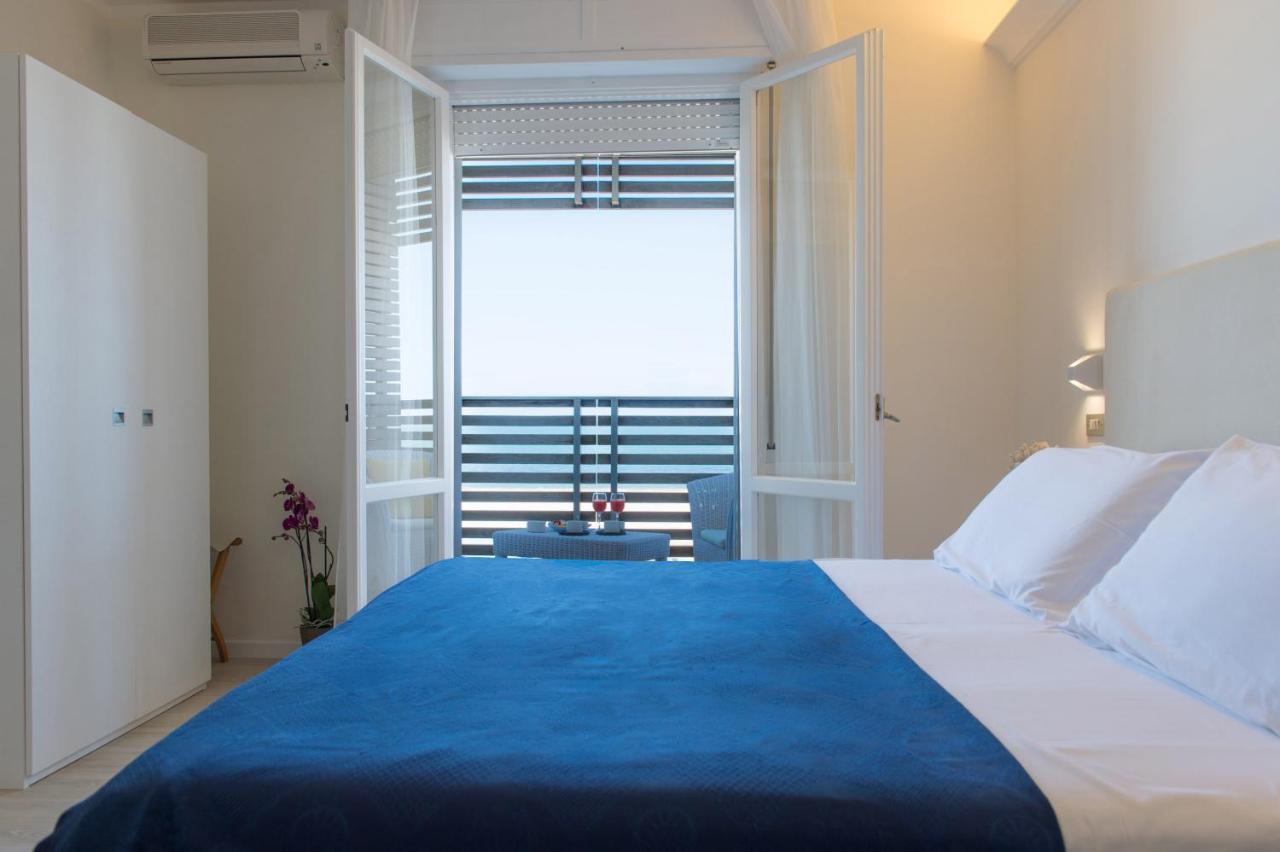 Kiss Beachfront Hotel & Restaurant Cervia Habitación foto