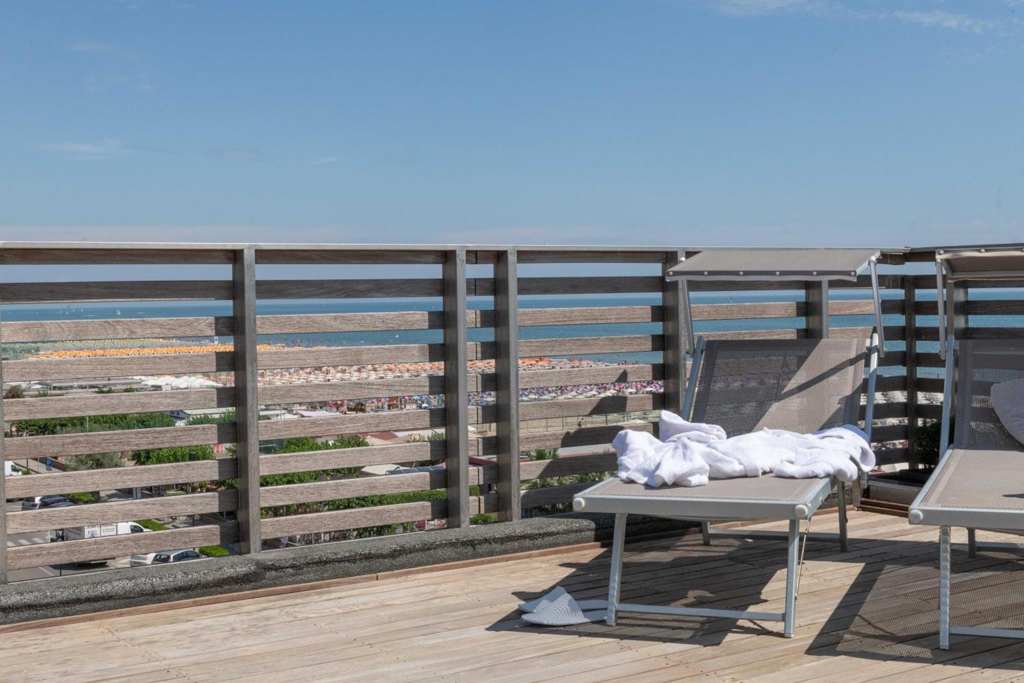 Kiss Beachfront Hotel & Restaurant Cervia Exterior foto