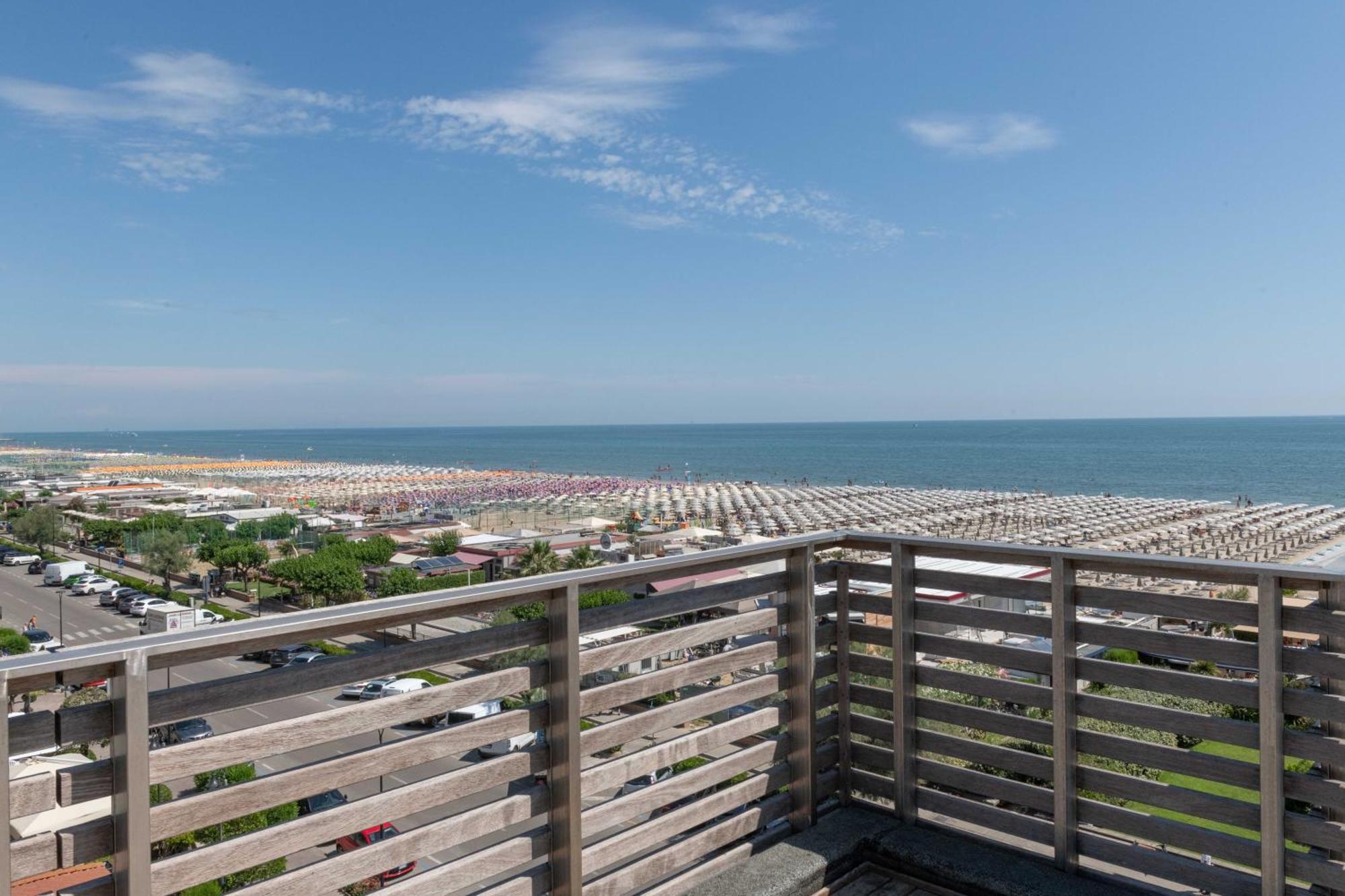 Kiss Beachfront Hotel & Restaurant Cervia Exterior foto