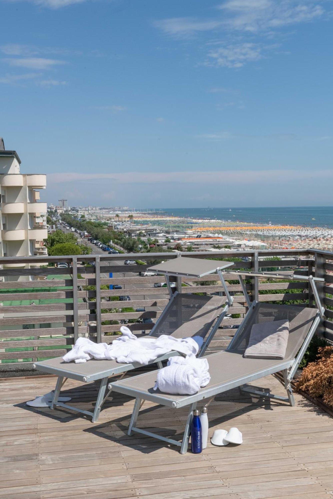 Kiss Beachfront Hotel & Restaurant Cervia Exterior foto