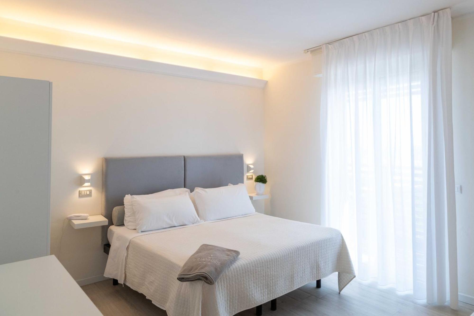 Kiss Beachfront Hotel & Restaurant Cervia Exterior foto